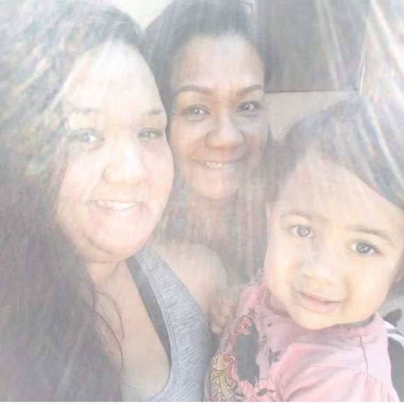 Meet your Posher, Nicole - Picture 2 of 2